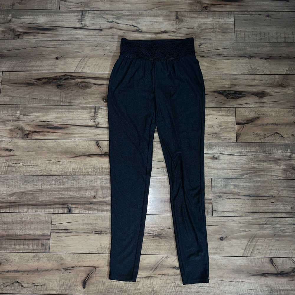 dark gray leggings